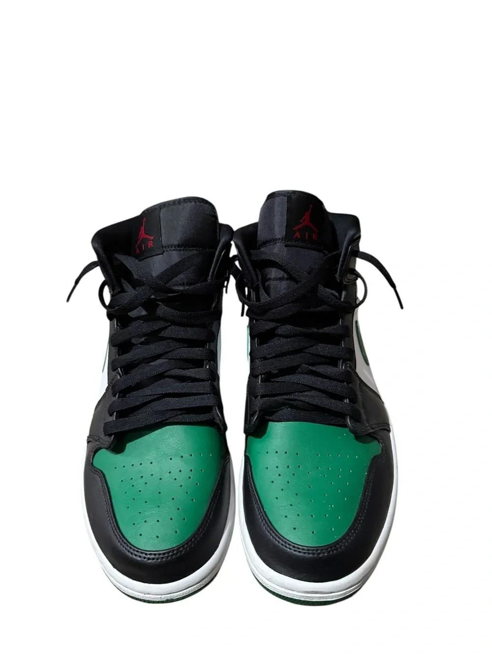 Jordan retro 1 mids